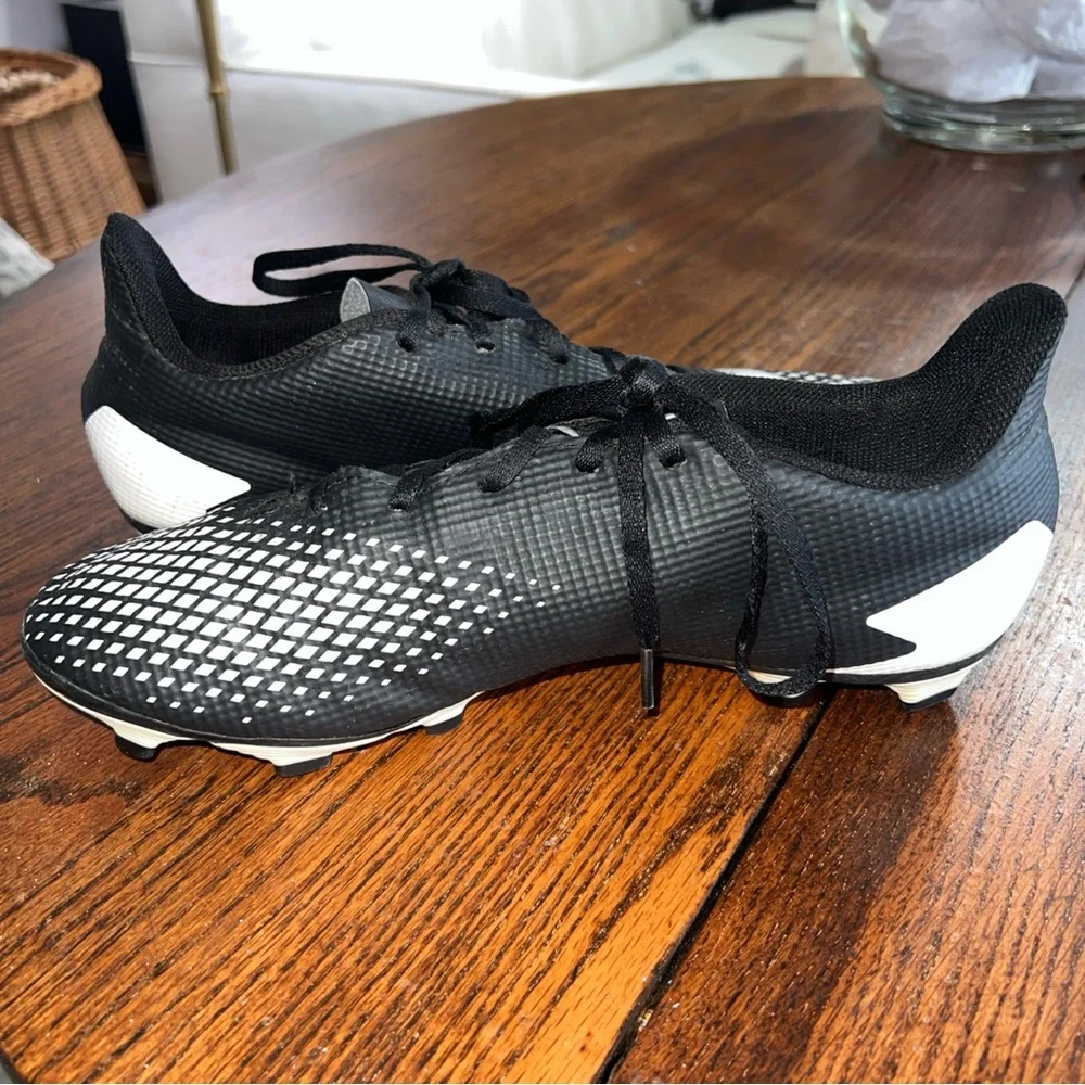 Adidas Predator 20.4 FW9204 Mens Cleats Size 9M